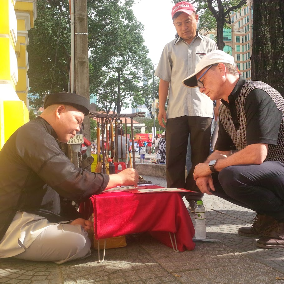 Dịch vụ Ông Đồ tặng chữ thư pháp