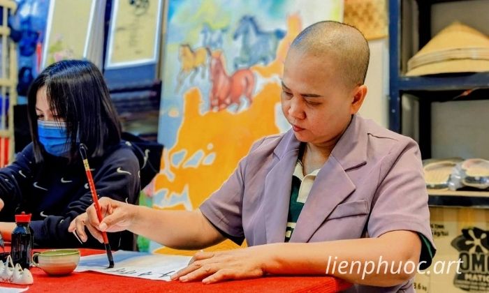 Lớp học viết thư pháp và vẽ tranh thủy mặc Lớp học viết thư pháp và vẽ tranh thủy mặc