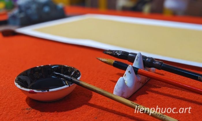 Lớp học viết thư pháp và vẽ tranh thủy mặc Lớp học viết thư pháp và vẽ tranh thủy mặc