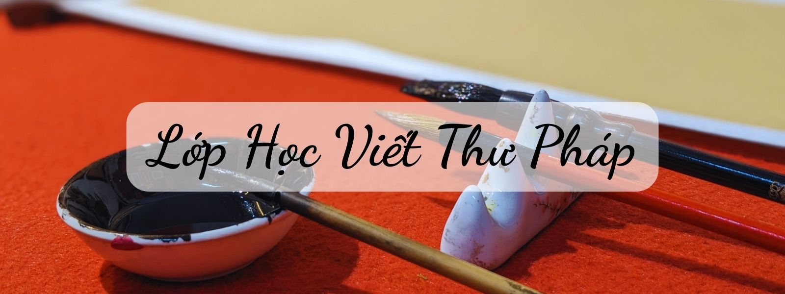 Lớp học viết thư pháp